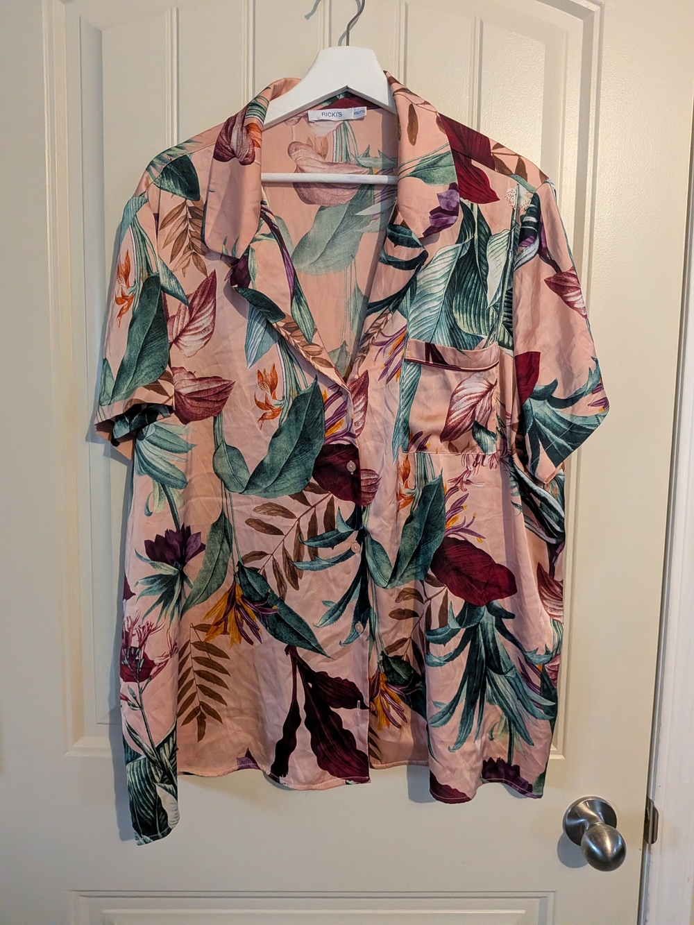 4/$45 - NWOT Tropical Button-Up Shirt
